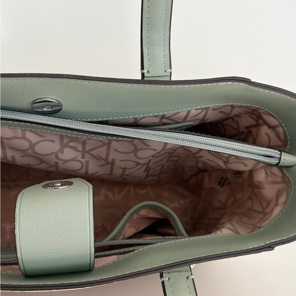 Calvin Klein bag - Picture 8 of 11